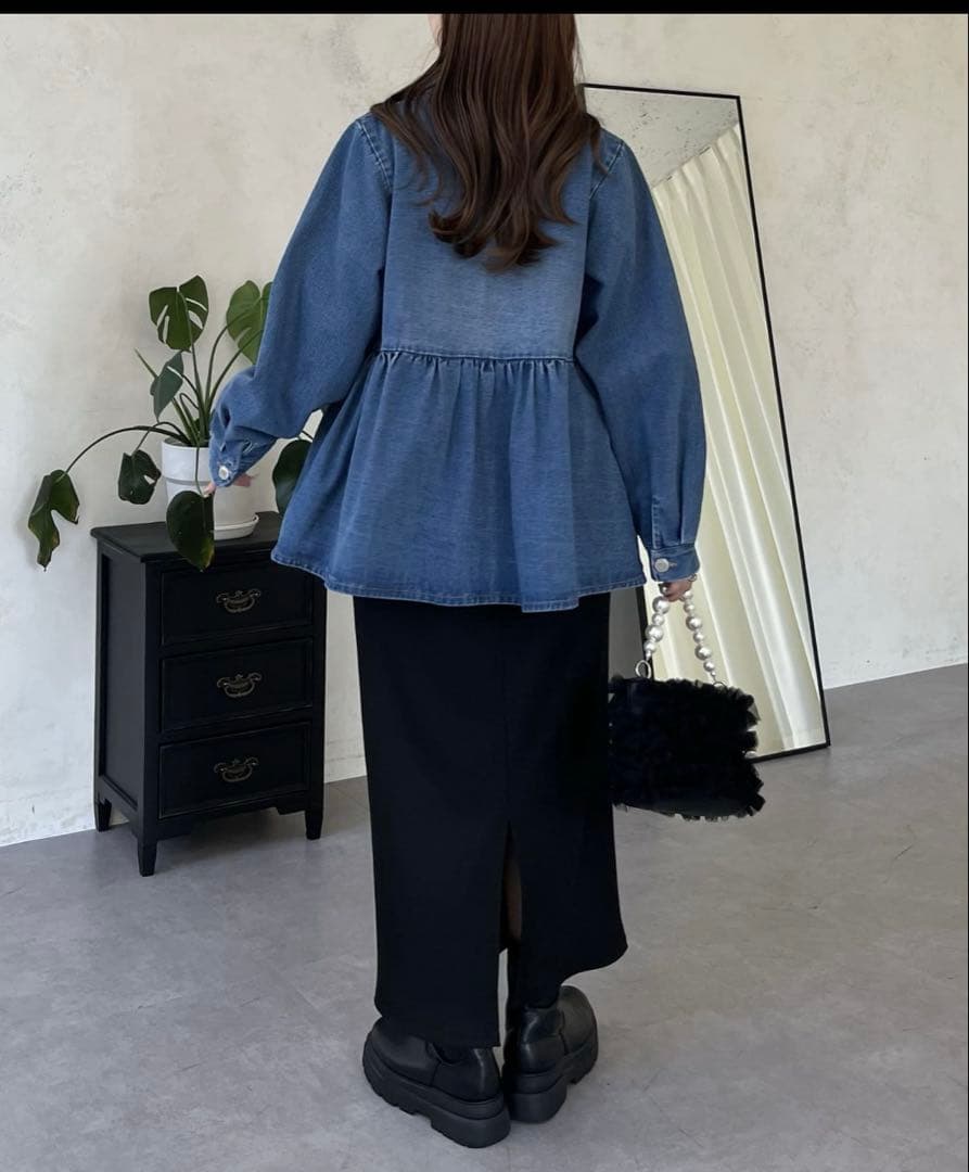 新作！！ギャザーぺプラムデニムジャケット