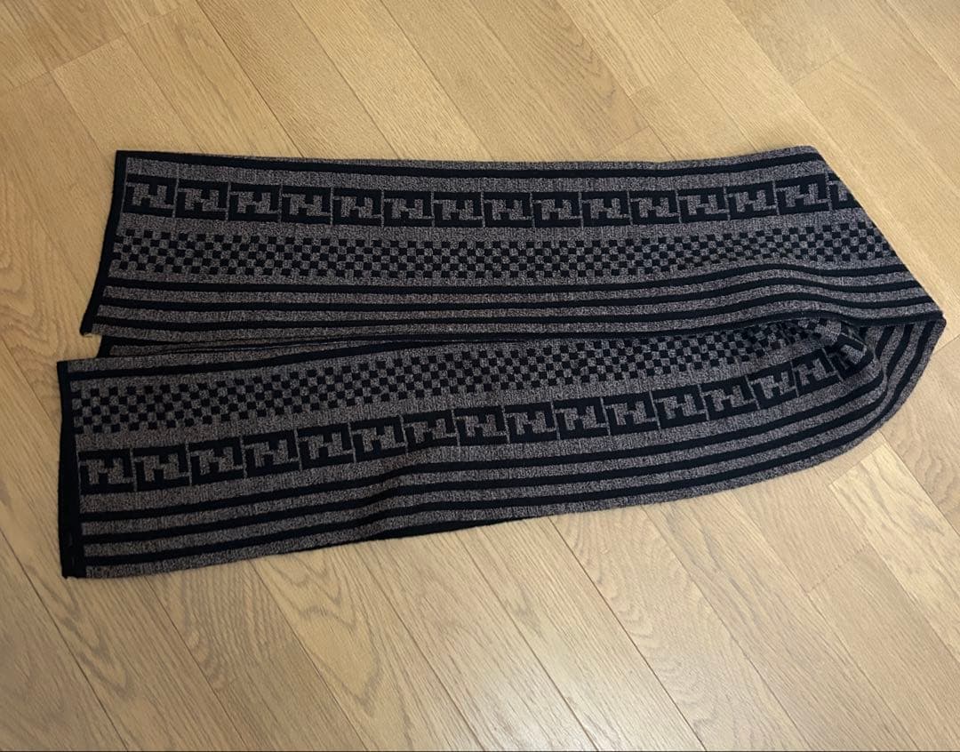 FENDI フェンディ ズッカ柄 マフラー