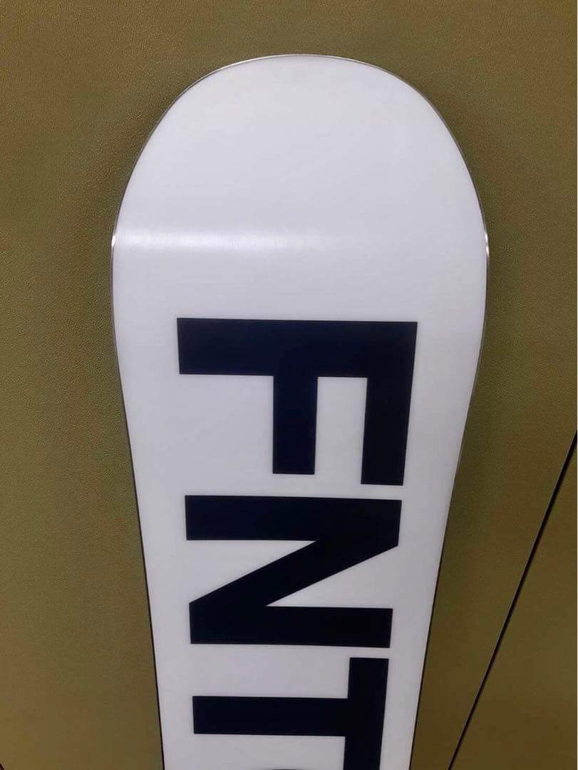 美品　FNTC　TNTR　153 cm　滑走ワックス済　スノーボード　グラトリ