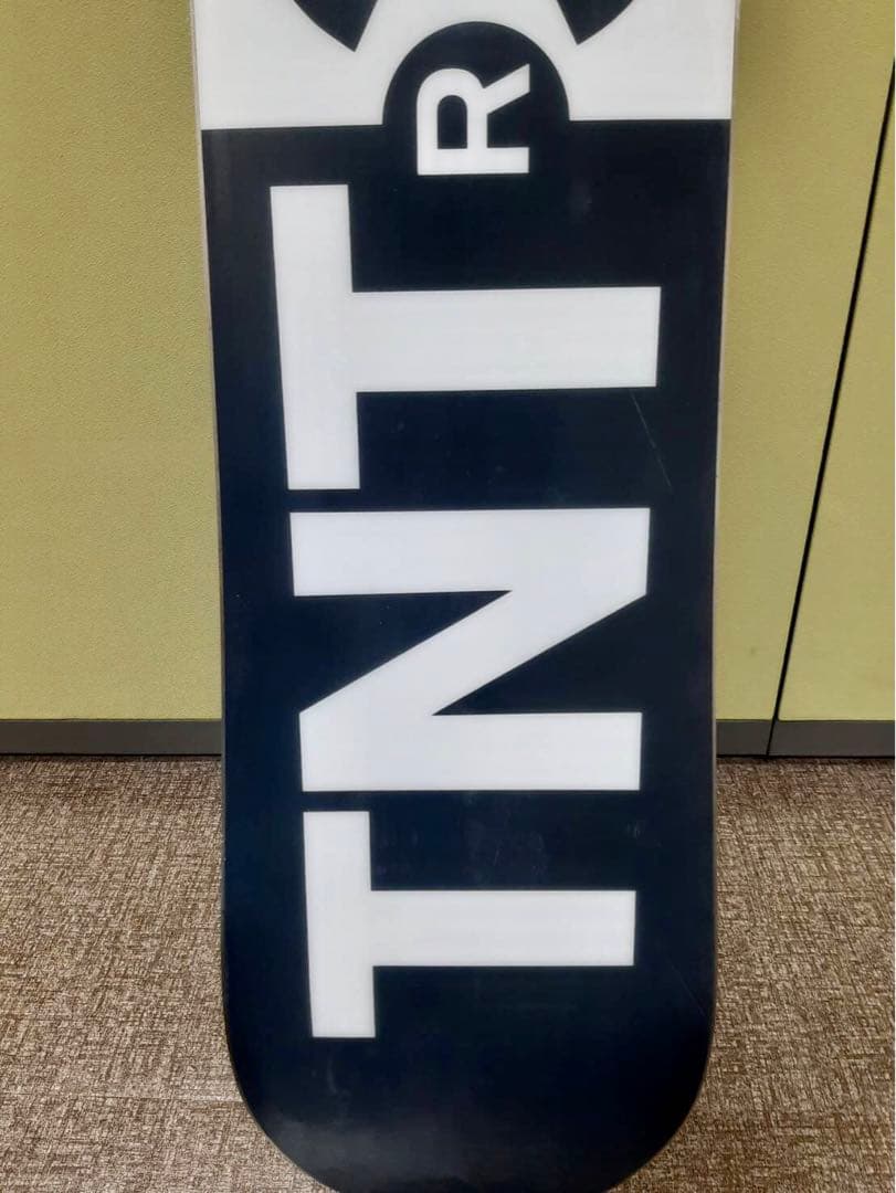 美品　FNTC　TNTR　153 cm　滑走ワックス済　スノーボード　グラトリ