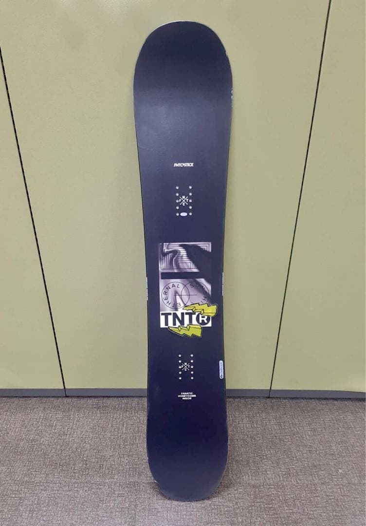 美品　FNTC　TNTR　153 cm　滑走ワックス済　スノーボード　グラトリ