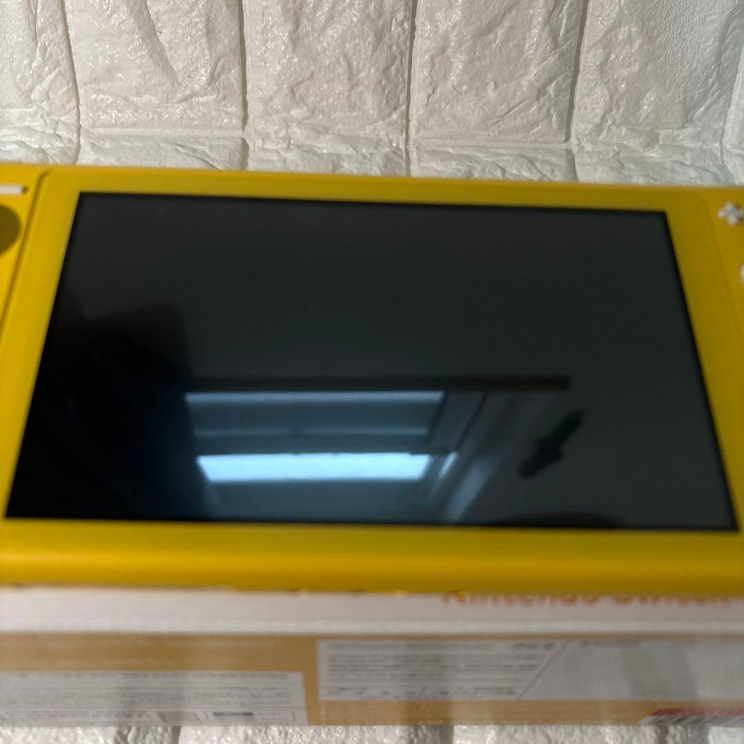 Nintendo Switch Lite イエロー　　　　　　2