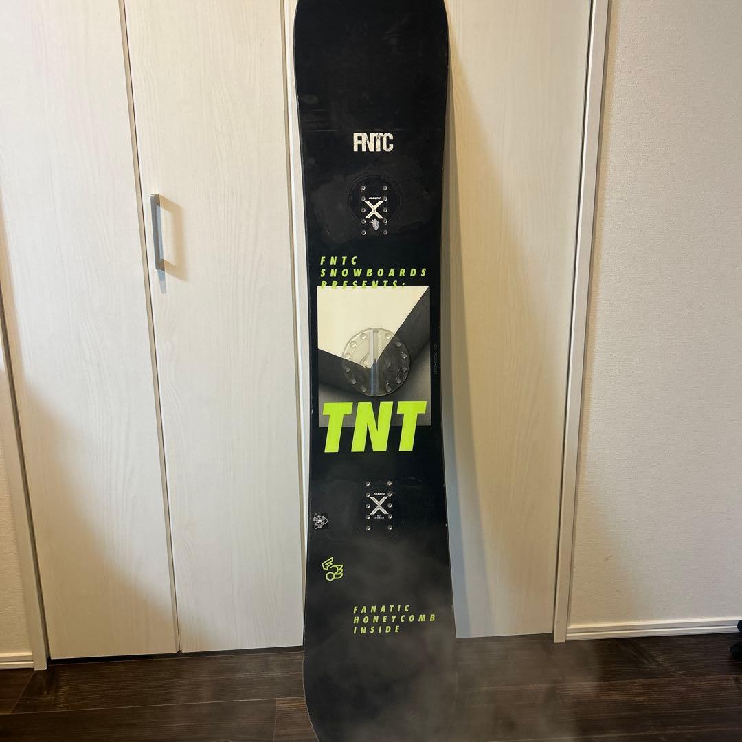 FNTC TNT スノーボード 黒/緑