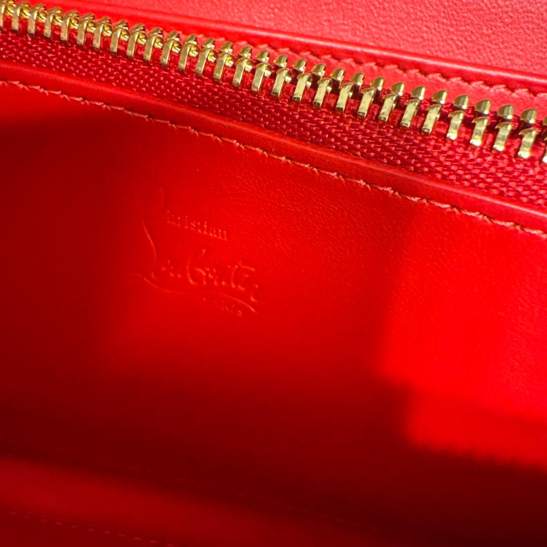 新品未使用　ルブタン　オーロラエナメル