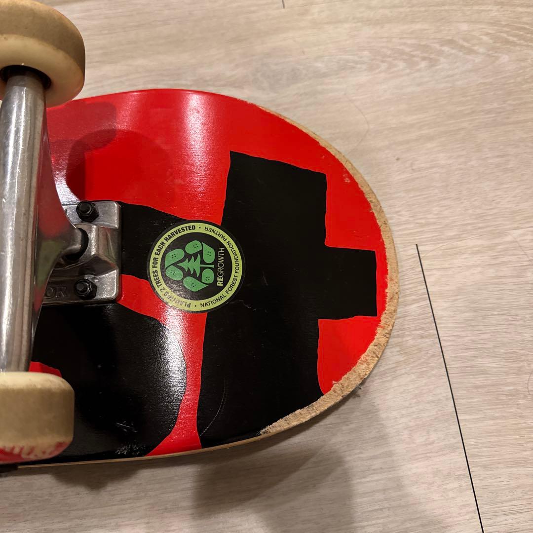 Almost コンプリートスケートボード 黒/赤