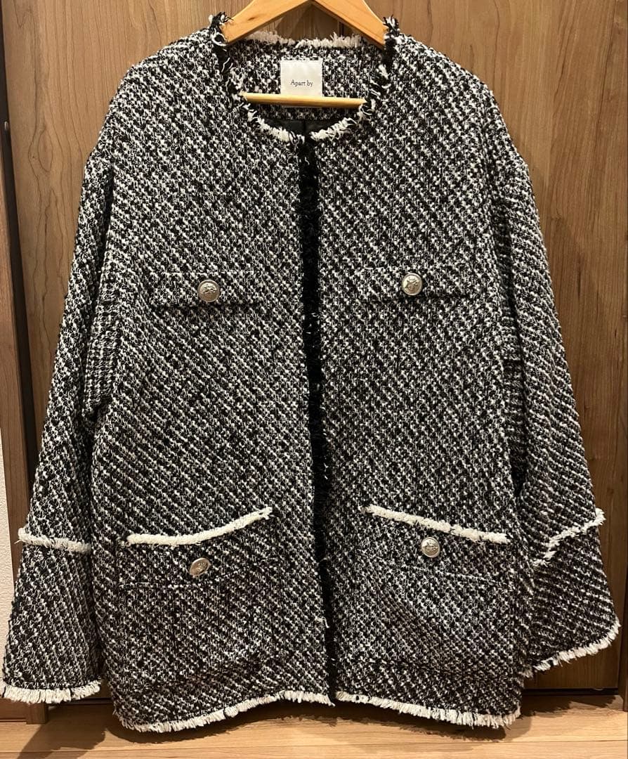 A part by アパートバイ　ツイードノーカラージャケット