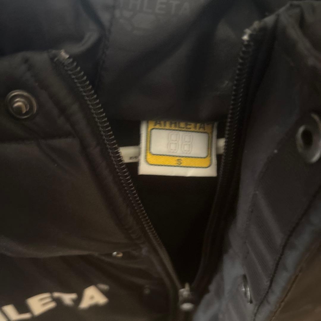 8800円→8500円へ　ATHLETA ベンチコート ブラック　S アスレタ