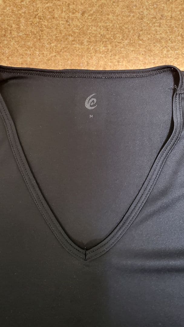 RELIVE Mサイズ ブラック VネックTシャツとレギンスセット