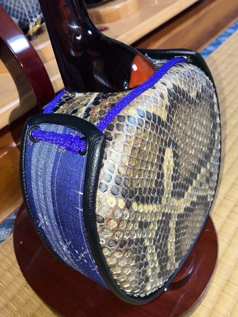 沖縄三線上質クルチ真壁型本皮一枚張りスンチ塗り期間限定