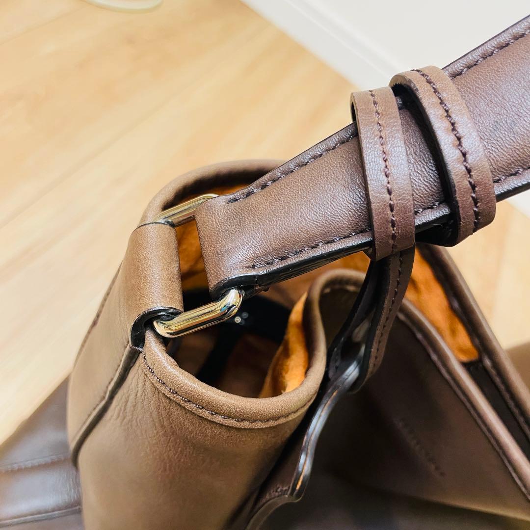 ⭐️美品⭐️ HIROFU ワンショルダーバッグ　チャーム付き　スエード裏地　本革