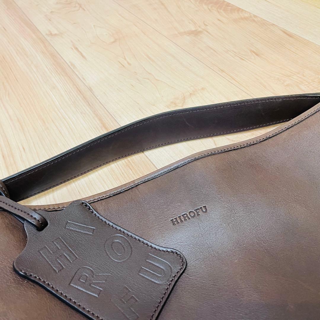⭐️美品⭐️ HIROFU ワンショルダーバッグ　チャーム付き　スエード裏地　本革