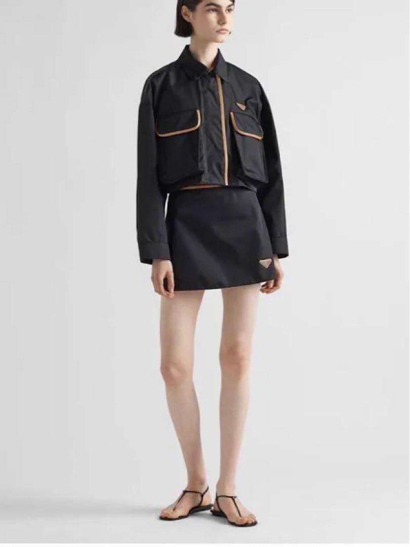 美品プラダレザーパイピングナイロンミニスカート黒36