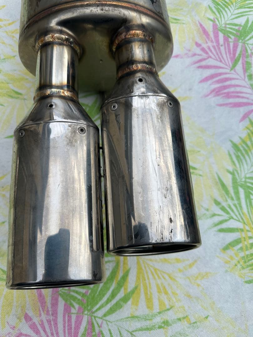 ガナドール4本だしマフラー 30プリウスモデリスタ