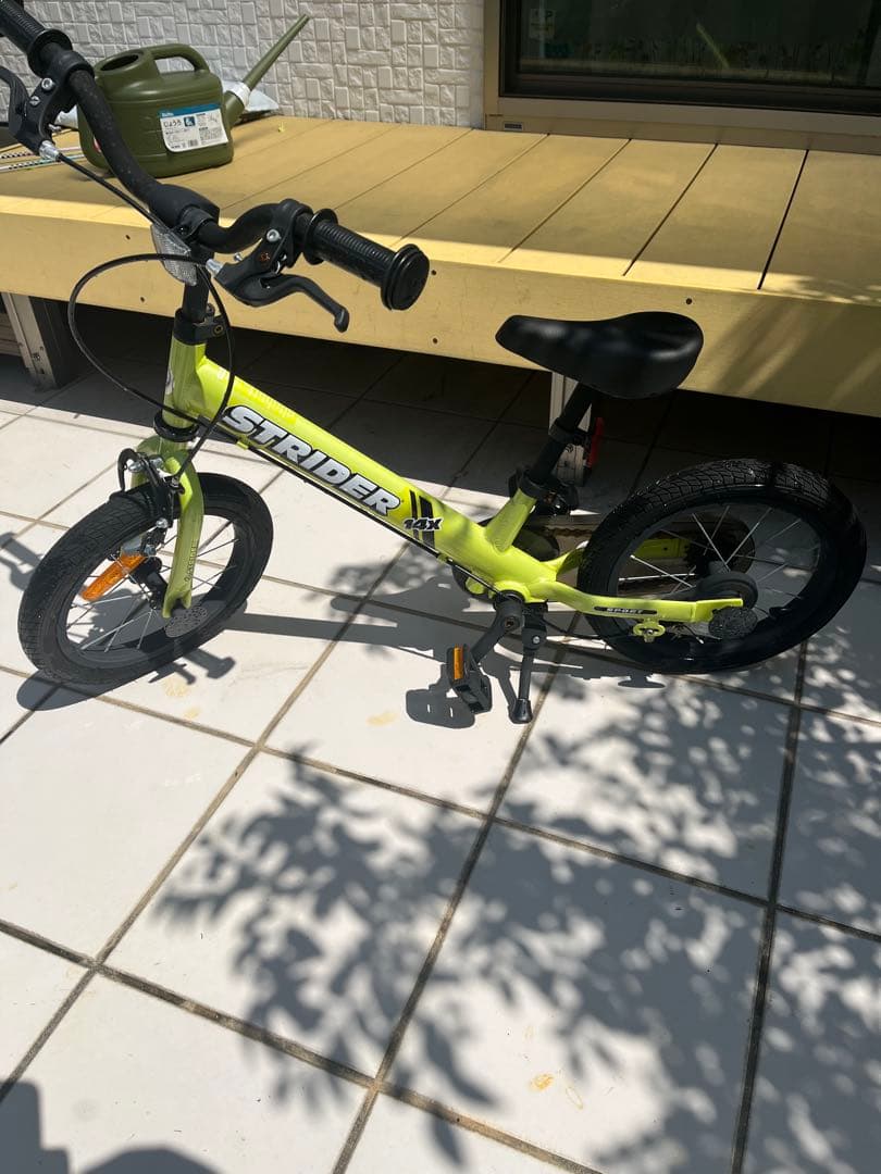 タ*ド様 STRIDER ストライダー14X ライムイエロー スタンド
