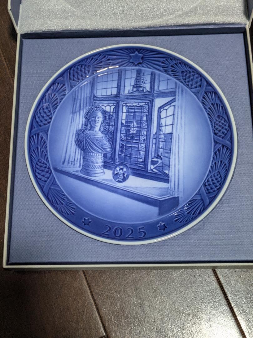 【新品未使用】ロイヤルコペンハーゲン 2025 イヤープレート 箱・栞付き