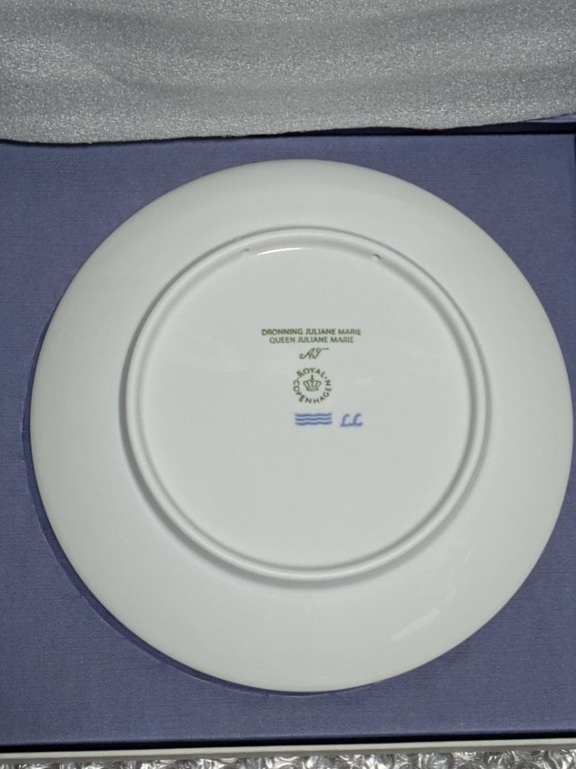 【新品未使用】ロイヤルコペンハーゲン 2025 イヤープレート 箱・栞付き