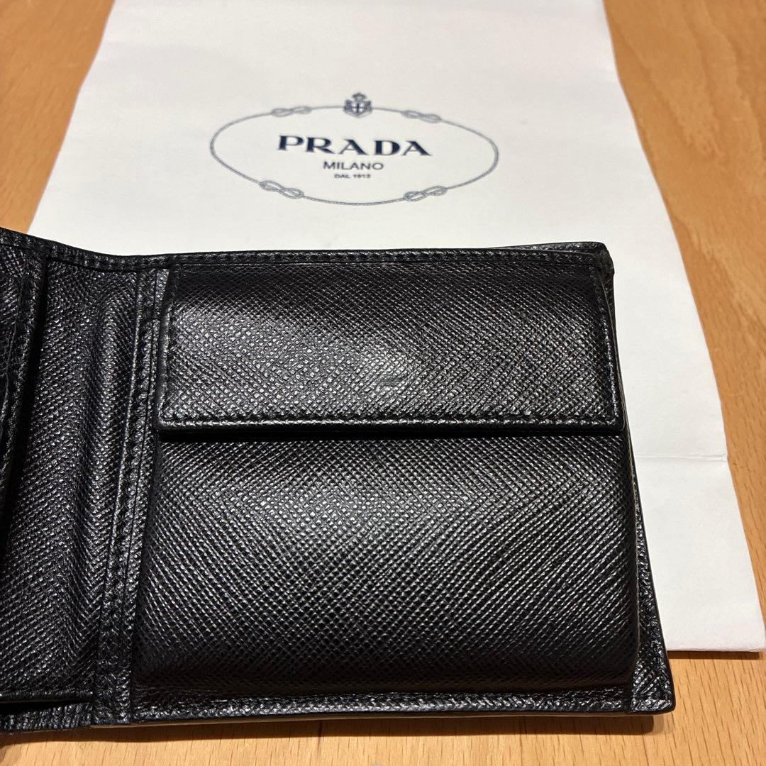 PRADA 二つ折り財布 ブラック レザー