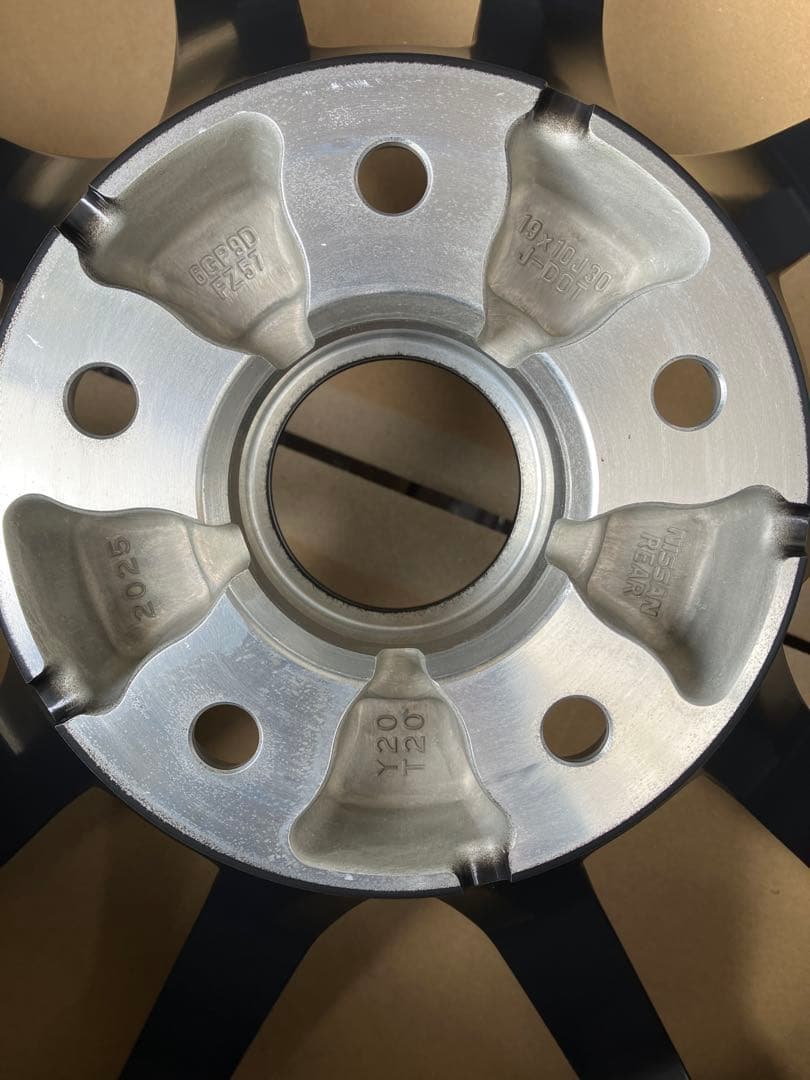 日産新型Z34 リヤホイール 19インチ　新品１本