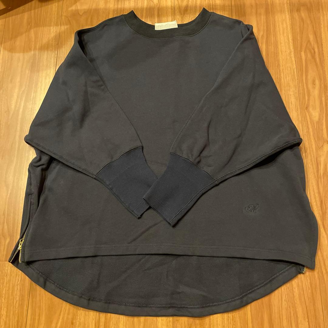 BEARDSLEY トレーナー