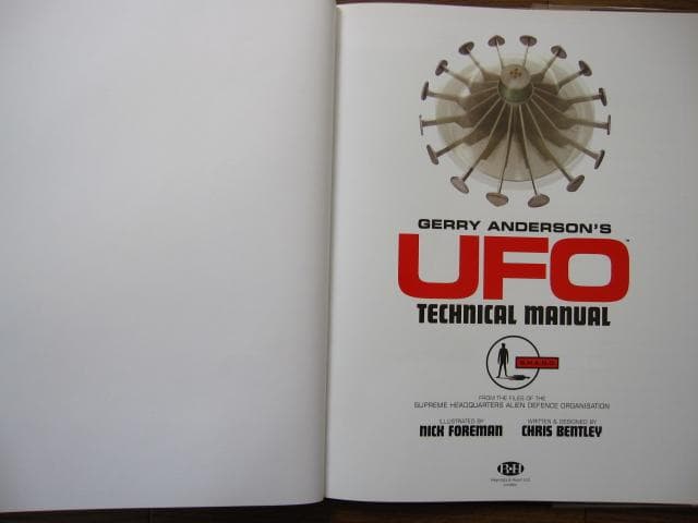 アート・デザイン・音楽 Gerry Anderson's UFO Technical Manual