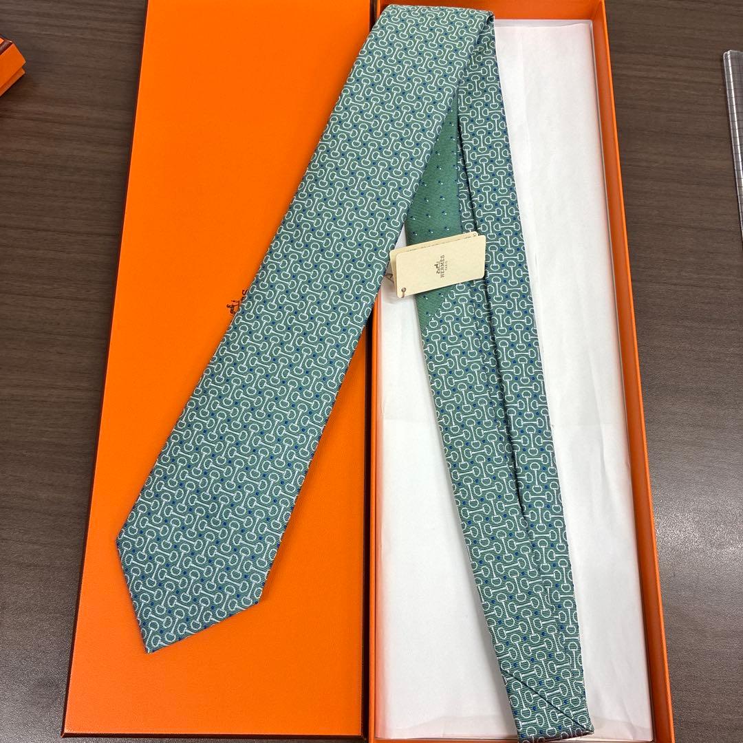 HERMES 緑色 パターン ネクタイ
