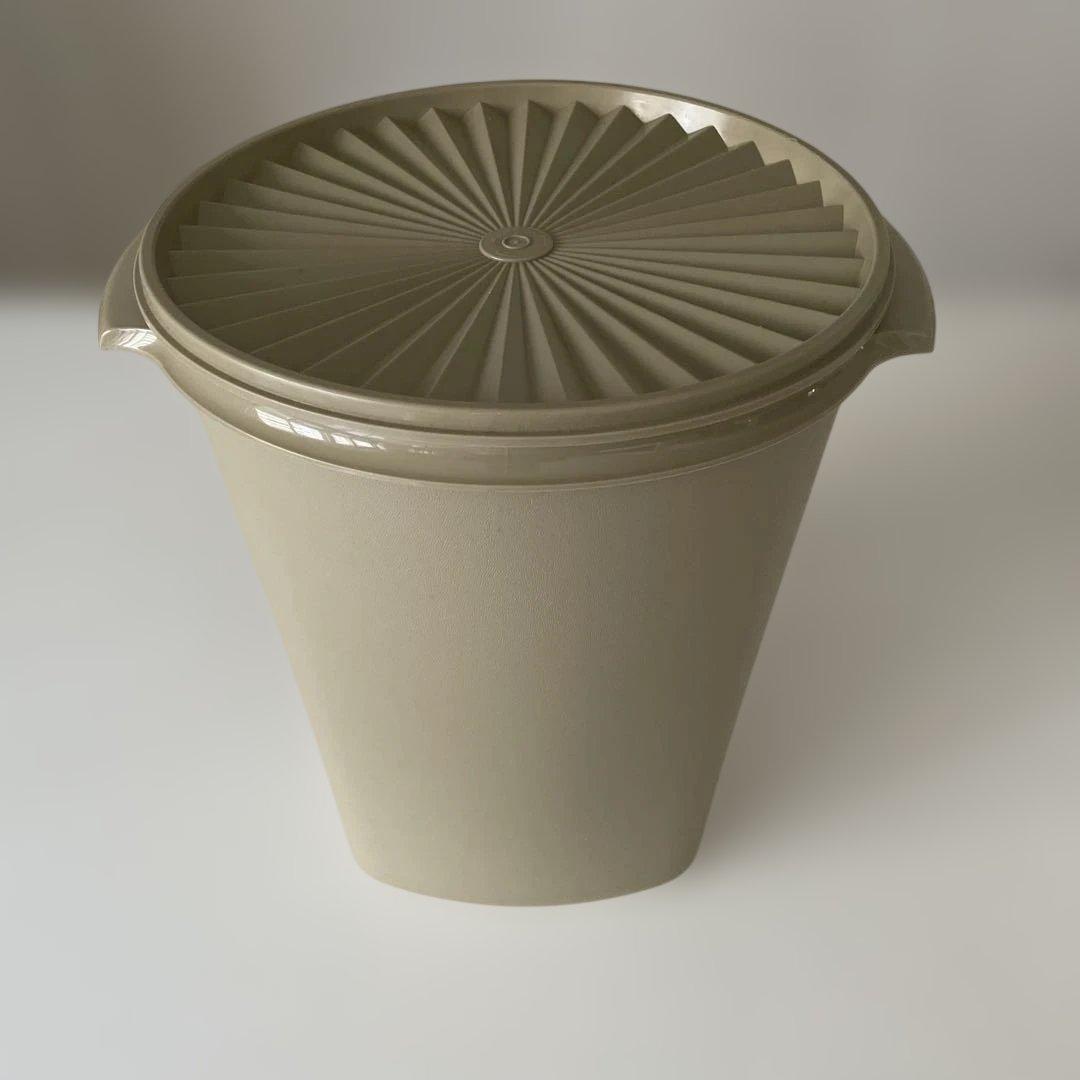 タッパーウェア　マキシクィーンデコレーター