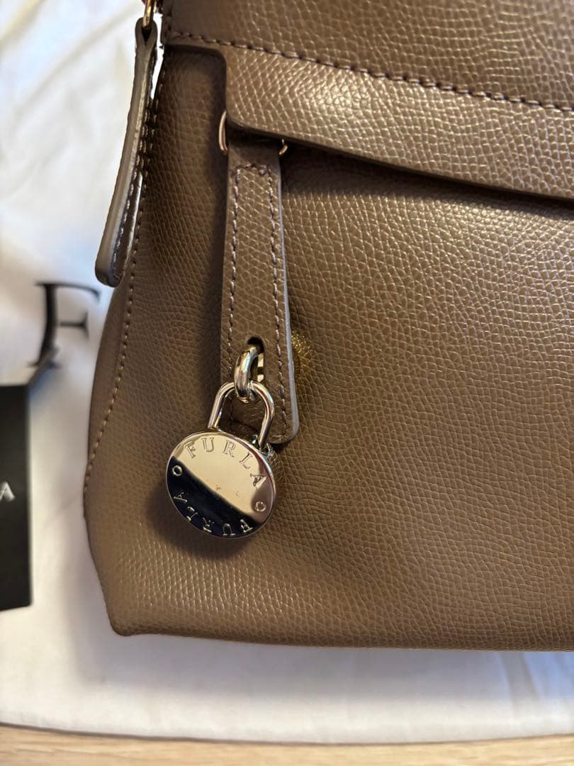 ✳︎新品✳︎ フルラ パイパー Sサイズ DAINOブラウン