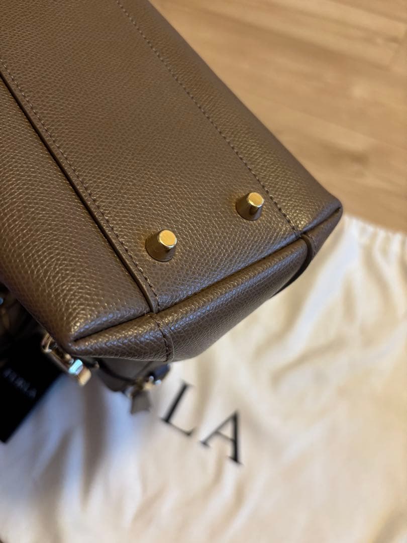 ✳︎新品✳︎ フルラ パイパー Sサイズ DAINOブラウン