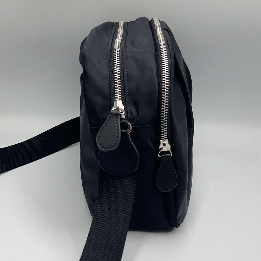 美品✨agnes b.アニエスベー　ナイロン　ショルダーバッグ　黒　ブラック