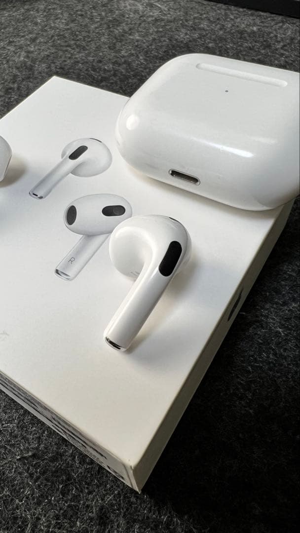 イヤホン Apple AirPods (3rd generation)