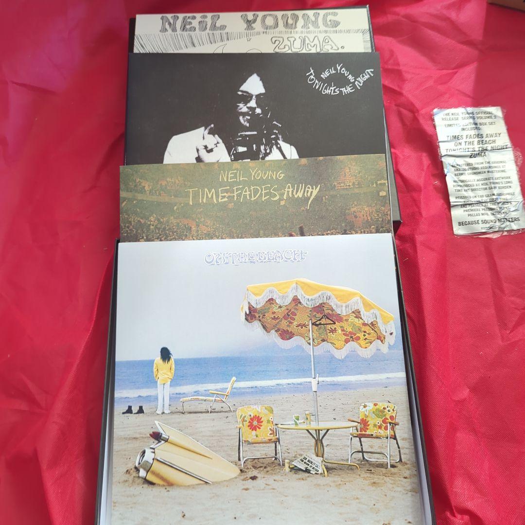 希少　NEIL YOUNG OFFICIAL RELEASE 4LP BOX