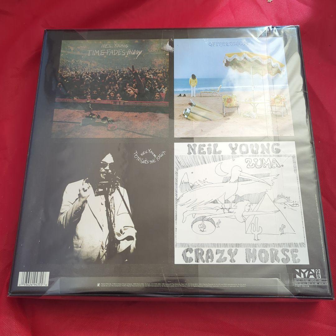 希少　NEIL YOUNG OFFICIAL RELEASE 4LP BOX