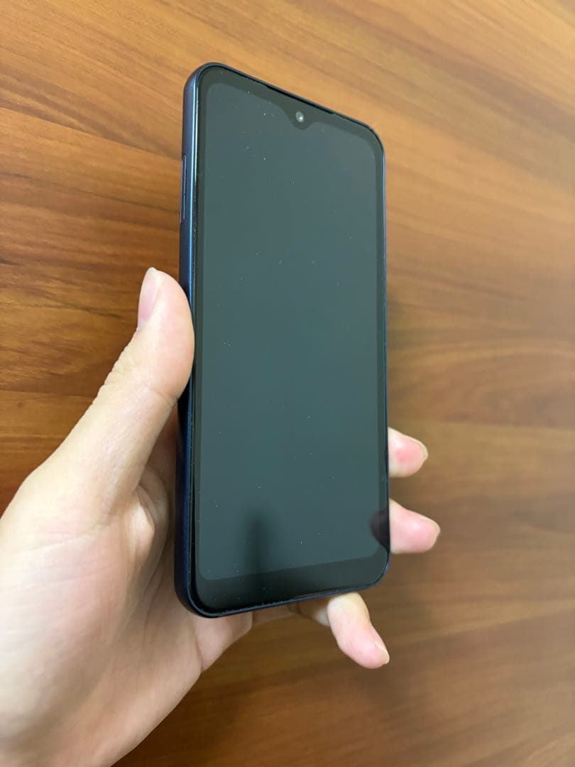 美品 docomo arrows Weダークブルー