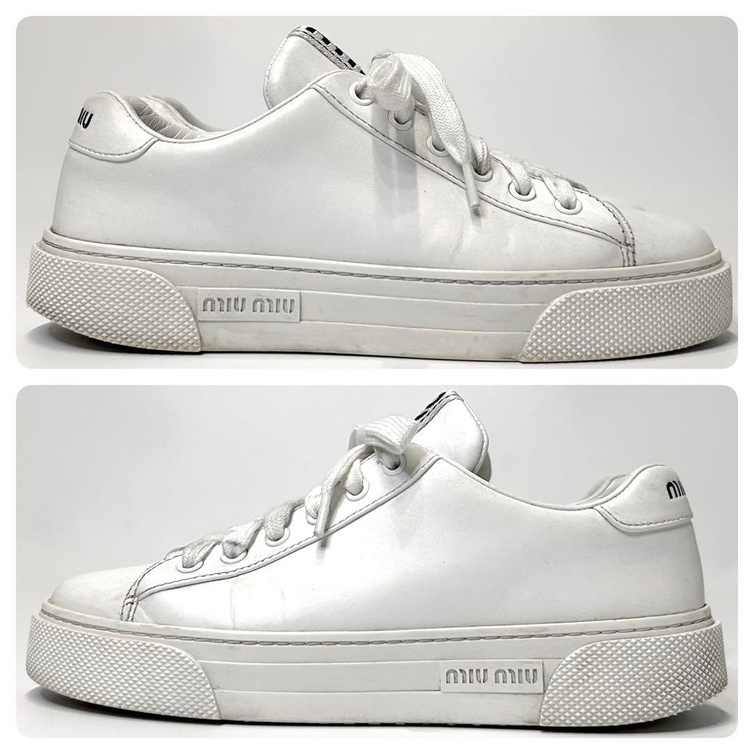 ミュウミュウ　レザースニーカー　22.5cm白　ホワイト　ロゴプレート　35.5