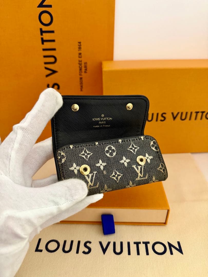LOUIS VUITTON ミュルティクレ4 キーケース