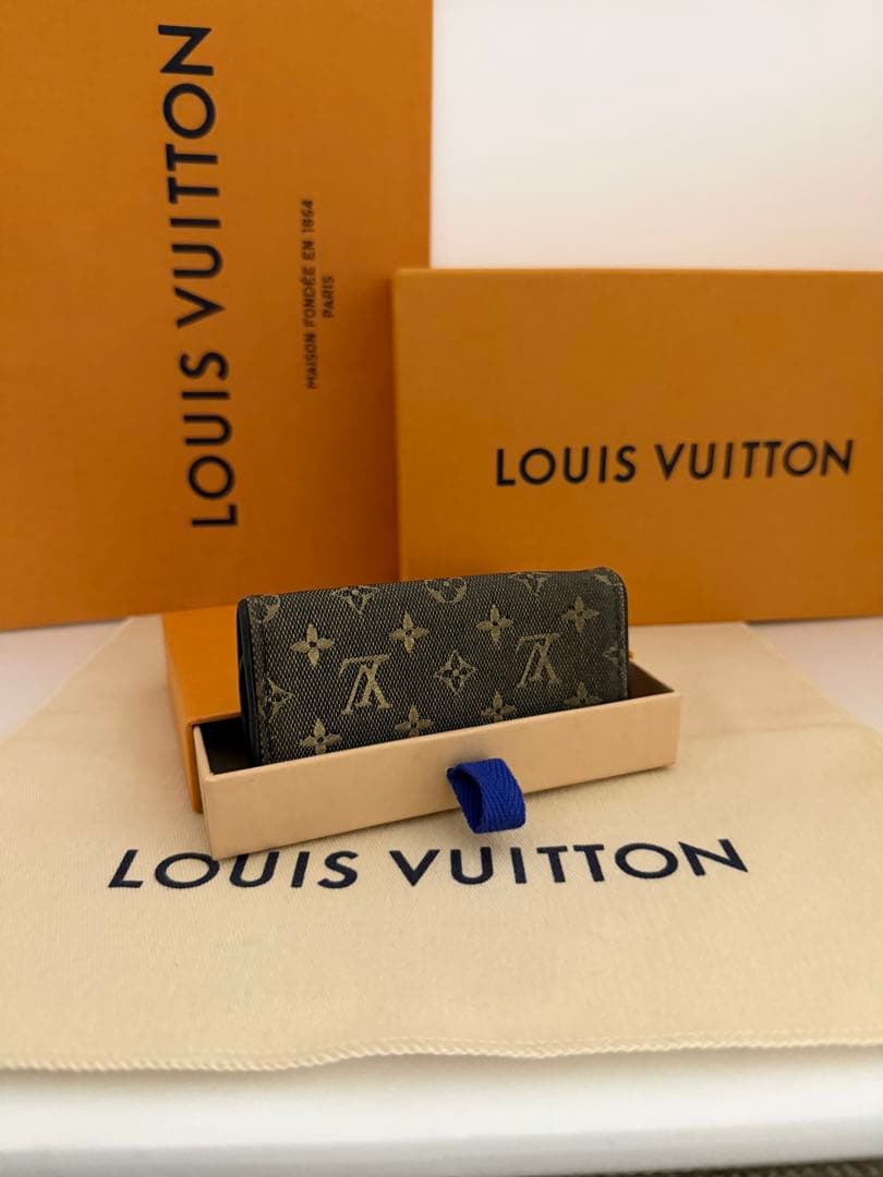 LOUIS VUITTON ミュルティクレ4 キーケース