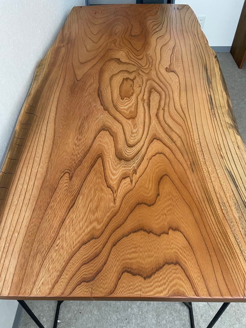 欅無垢一枚板ダイニングテーブル　オイル仕上げ　アイアン脚