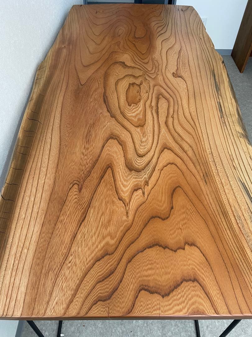 欅無垢一枚板ダイニングテーブル　オイル仕上げ　アイアン脚