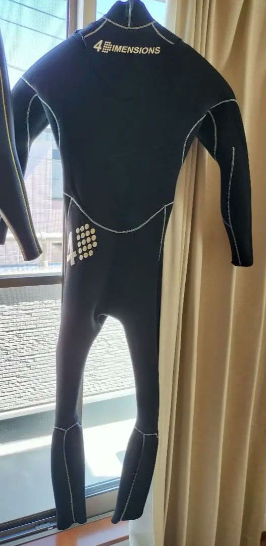 サーフィン　ウェットスーツ　３ミリ　4D 中古品　ノンジップ