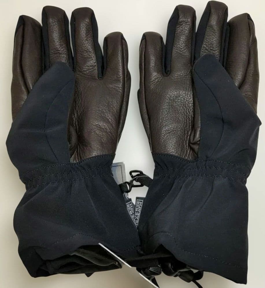 【き831】タグ付き新品 finetrack エバーブレス スノーグローブ