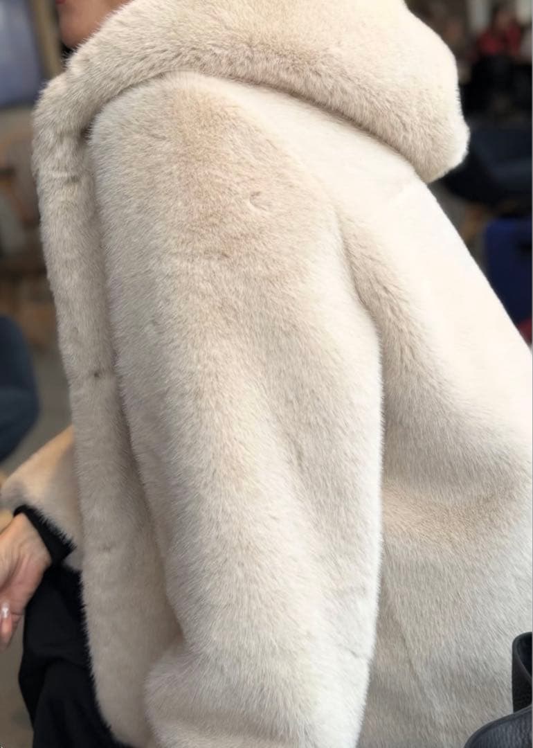 新品★CARLAカーラ　Eco fur hood coat / beige