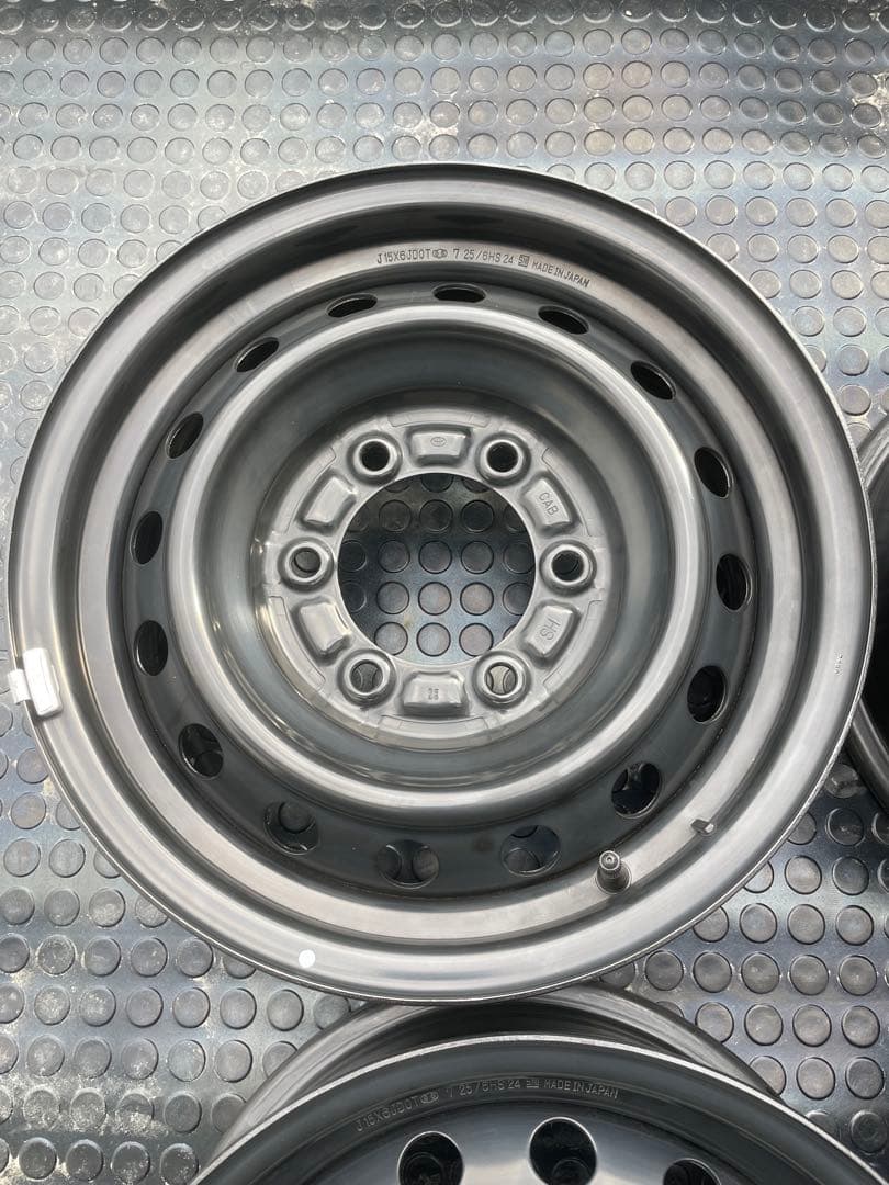 福岡県新車外しトヨタ純正　ハイエース15インチ ホイール 4個セット レジアス