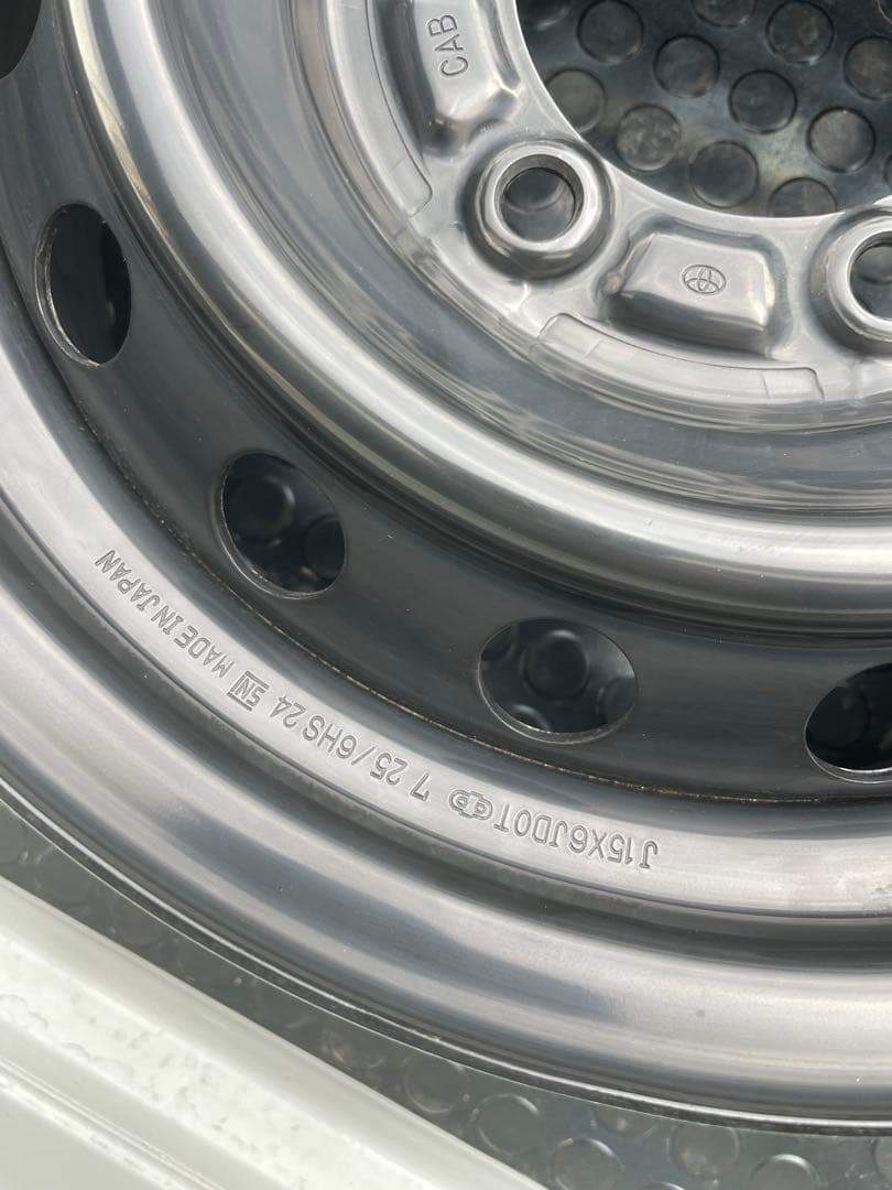 福岡県新車外しトヨタ純正　ハイエース15インチ ホイール 4個セット レジアス