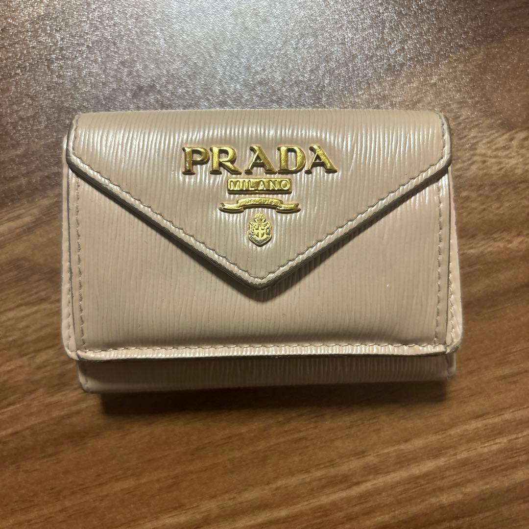 PRADA ベージュ　ミニウォレット