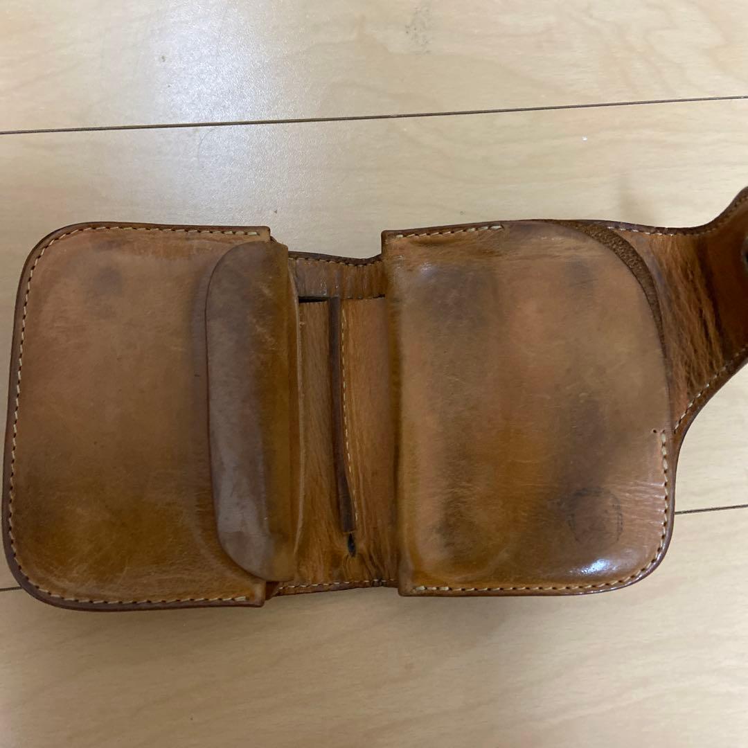 明日までの限定値下げです！レッドムーン　REDMOON 二つ折り財布