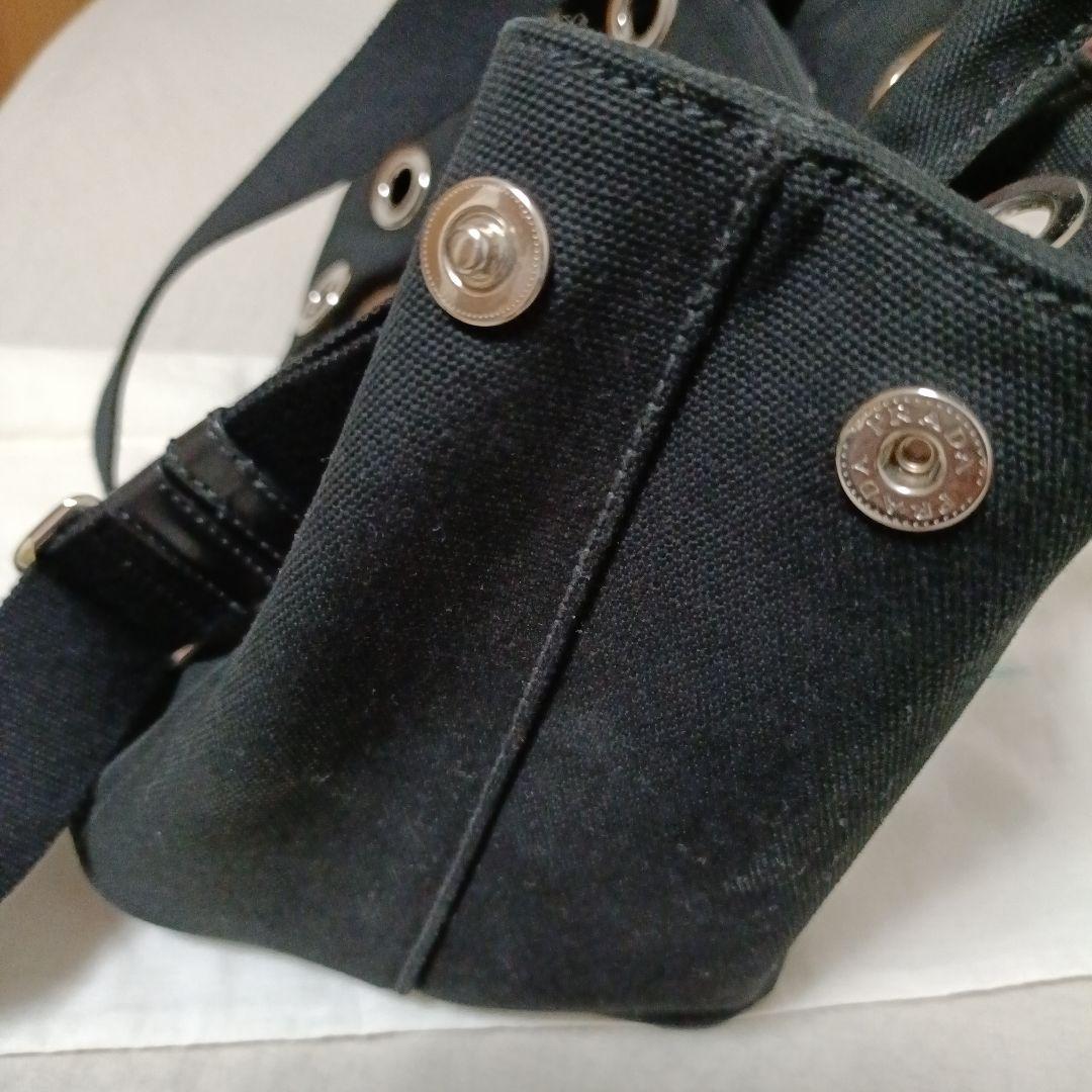 P*e様 PRADA ブラック アイレットショルダーバッグ