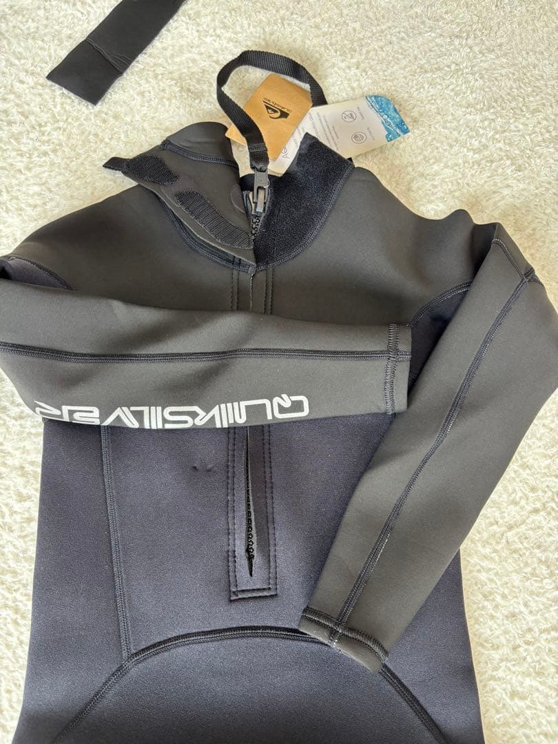 QUIKSILVER クイックシルバー ウェットスーツ キッズ　140 新品