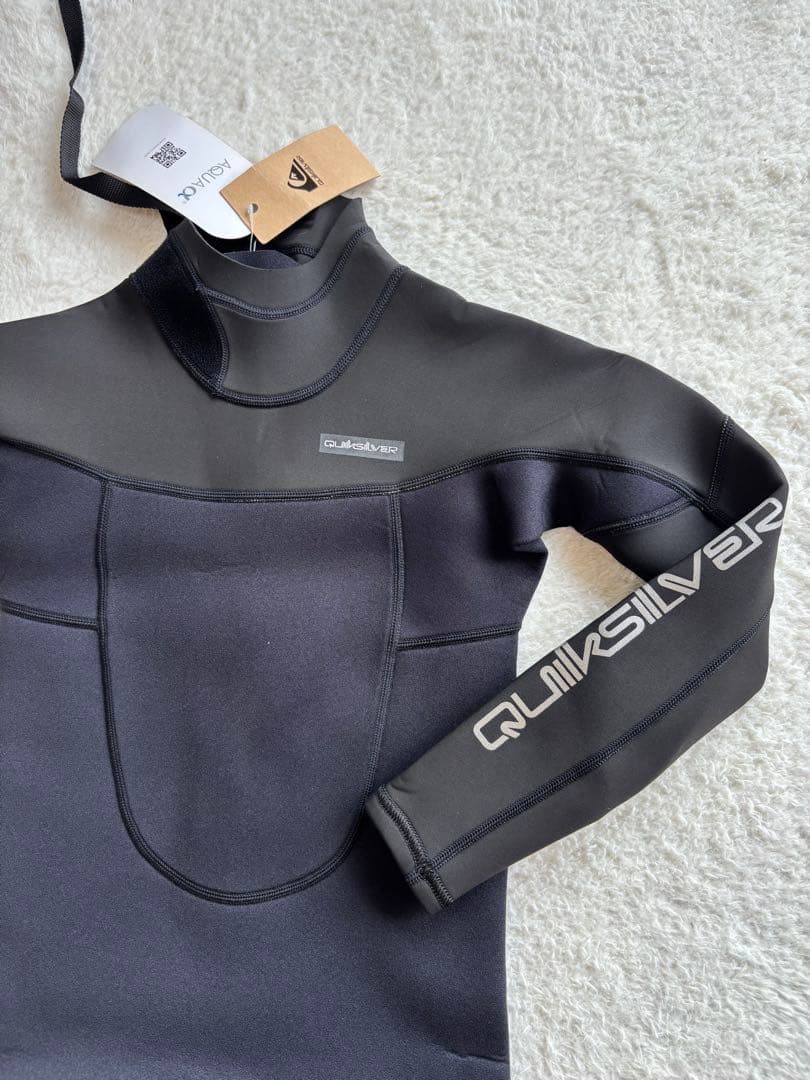 QUIKSILVER クイックシルバー ウェットスーツ キッズ　140 新品