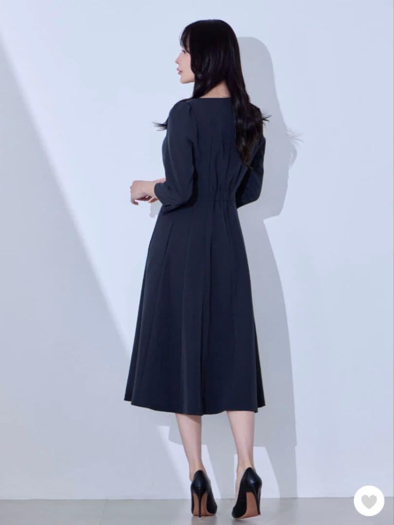 overE オーバーイー 7分袖スクエアネックフレアワンピース：ネイビー 102