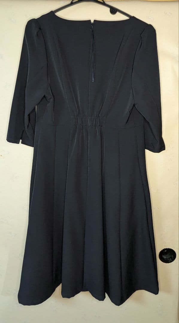 overE オーバーイー 7分袖スクエアネックフレアワンピース：ネイビー 102